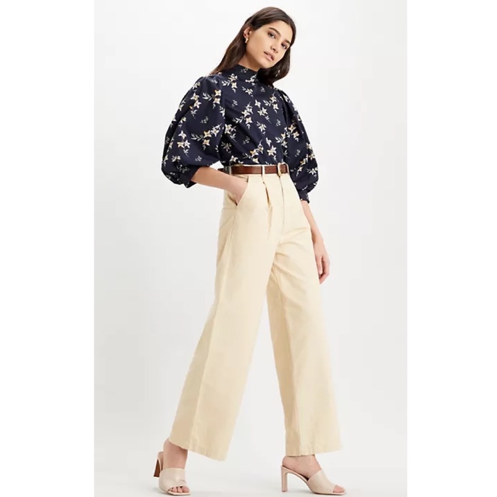 NWT LEVI’S PLEATED HIGH LOOSE PANTS 90’S STYLE KHAKI SZ-28X32